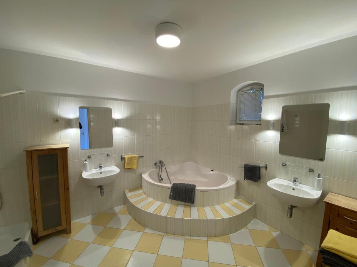 Szent Kristof Panzio Hotel Vonyarcvashegy Bagian luar foto